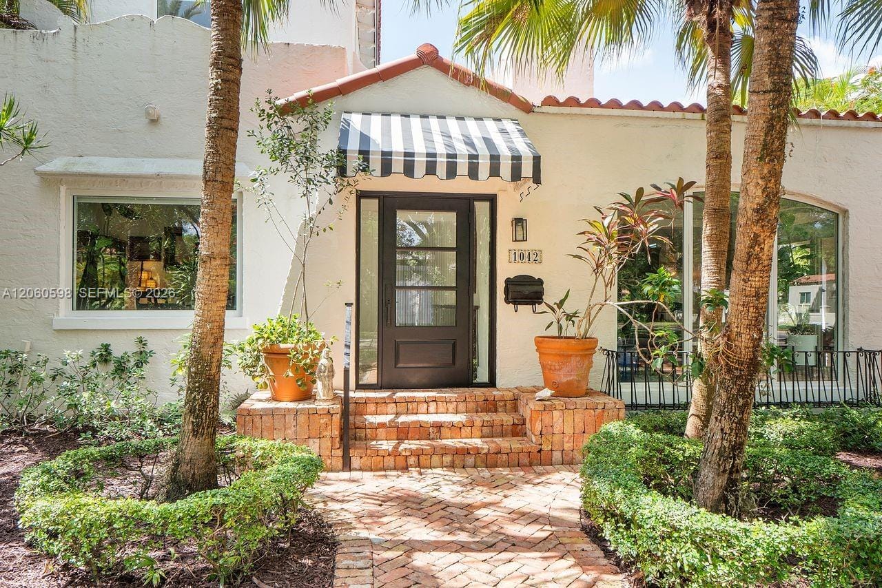 1042 Sorolla Avenue — photo 7