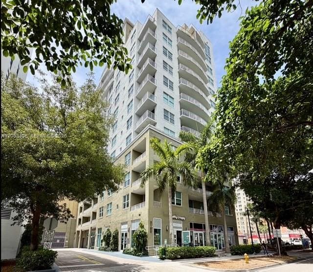 3180 SW 22nd Terrace 601, Miami, FL 33145
