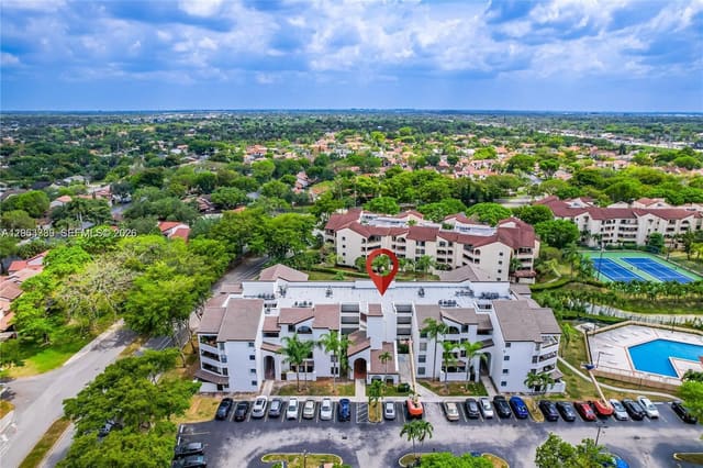 9140 SW 123rd Court 203Q, Kenland Pointe Condo Ii, Miami, FL