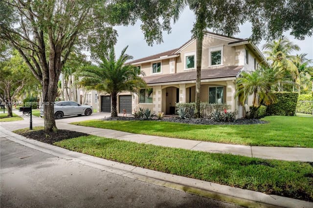 3917 Heron Ridge Lane, Weston, FL 33331