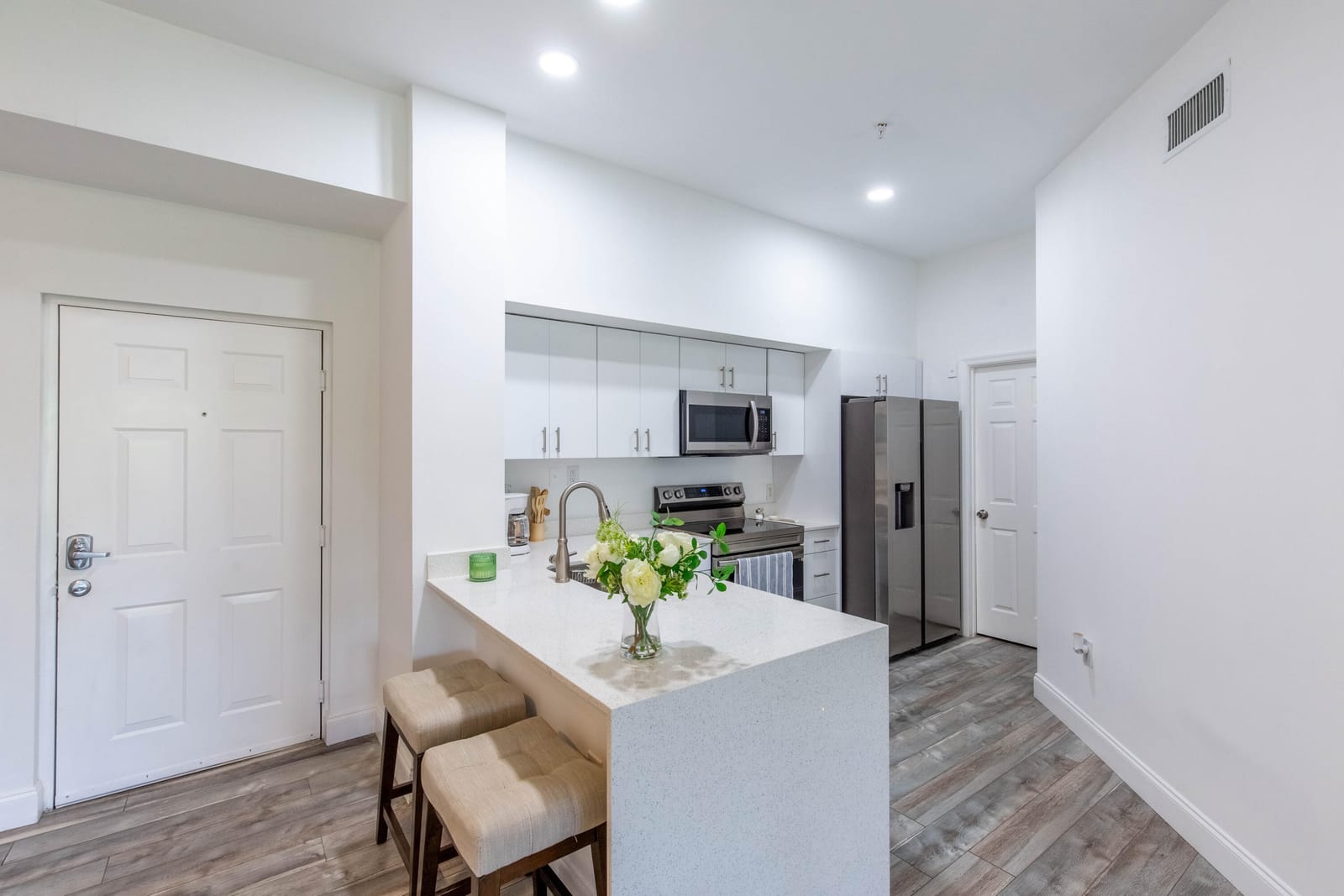 11790 SAINT ANDREWS Place 305 — photo 1