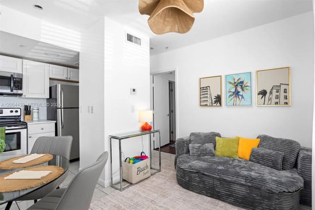 7326 Collins Avenue 108, Miami Beach, FL 33141