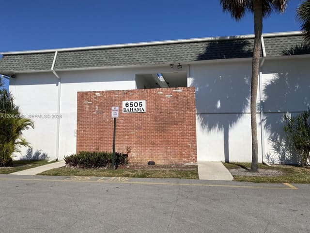 6505 Winfield Boulevard B-19, Margate Village Phase I C, Margate, FL