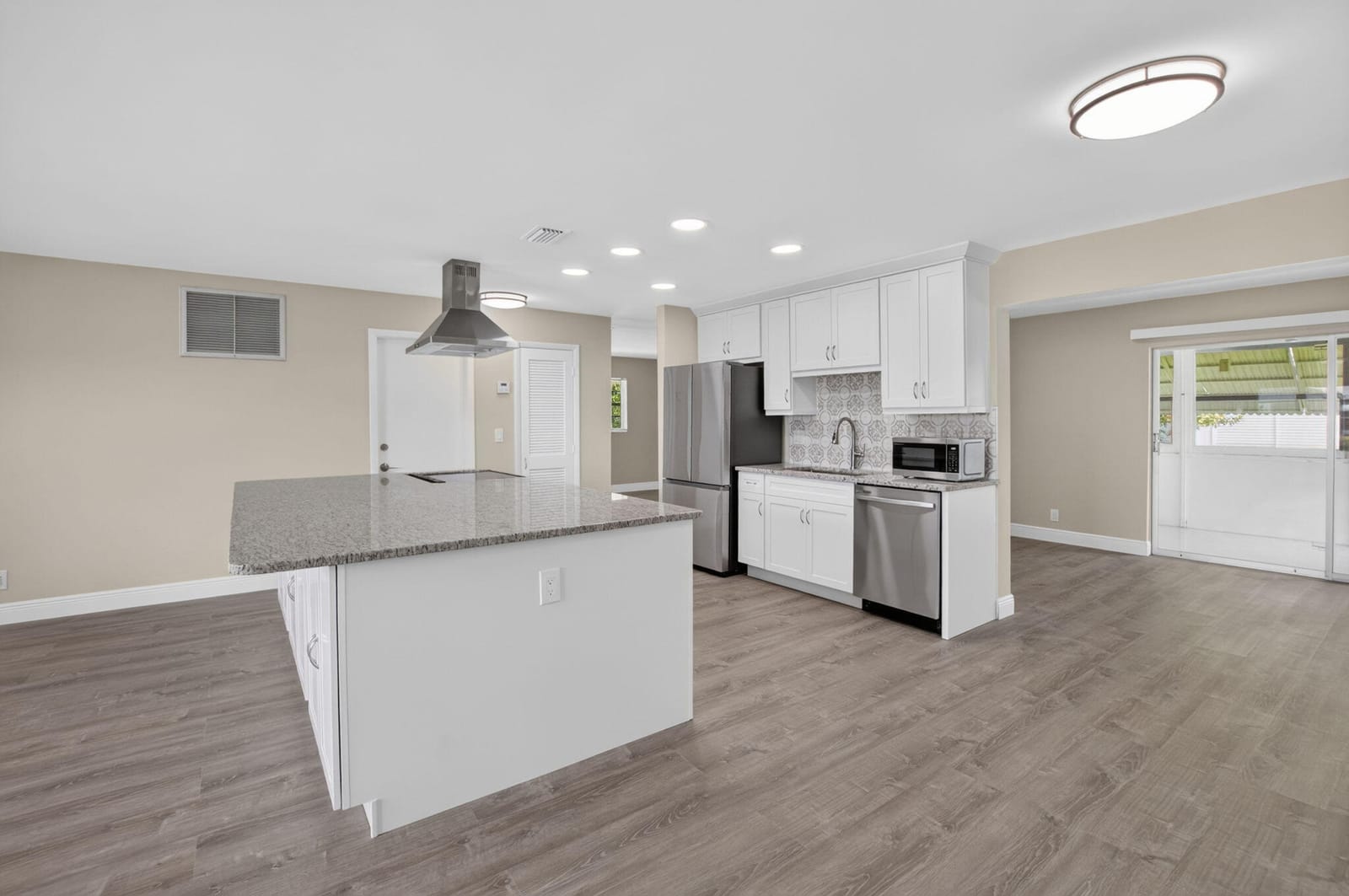 2081 SW 13th Terrace — photo 9