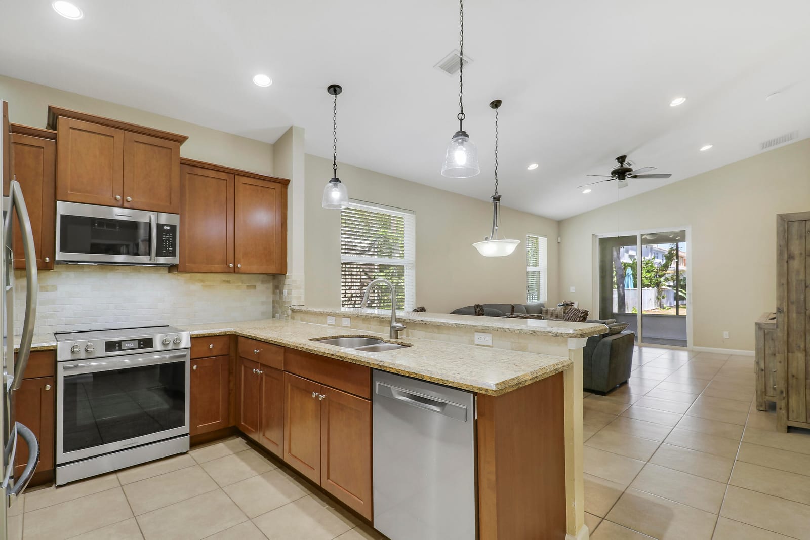 2481 SW SILVERADO Street — photo 11