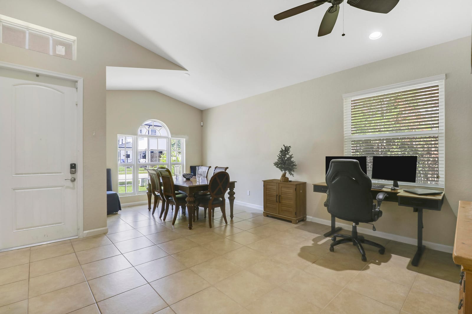 2481 SW SILVERADO Street — photo 8