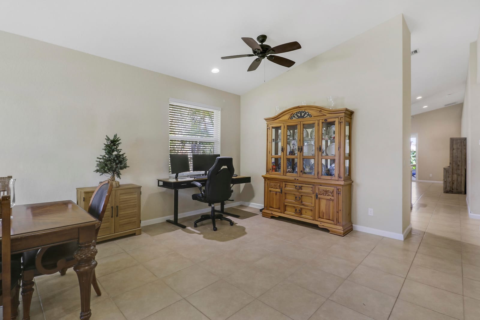 2481 SW SILVERADO Street — photo 9