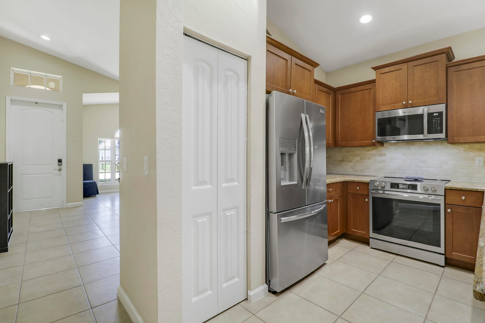 2481 SW SILVERADO Street — photo 10