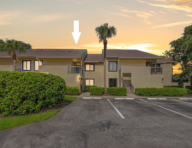 5132 SE CLUB Way 202, Mariner Sands Club Villas Condo, Stuart, FL