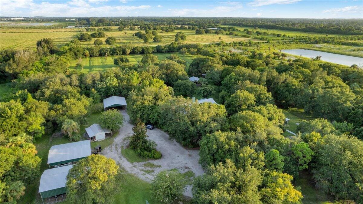 8505 IMMOKOLEE Road — photo 8