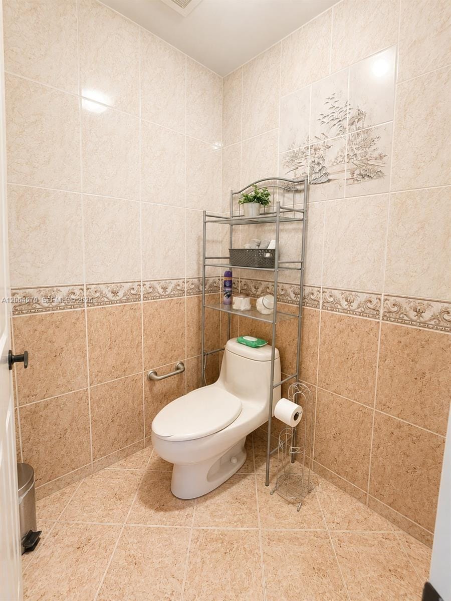 18758 NW 78th Place — photo 12