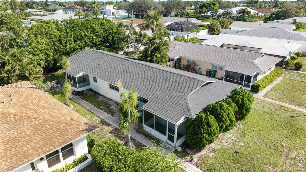 681/683 95th Avenue N, Naples, FL 34108