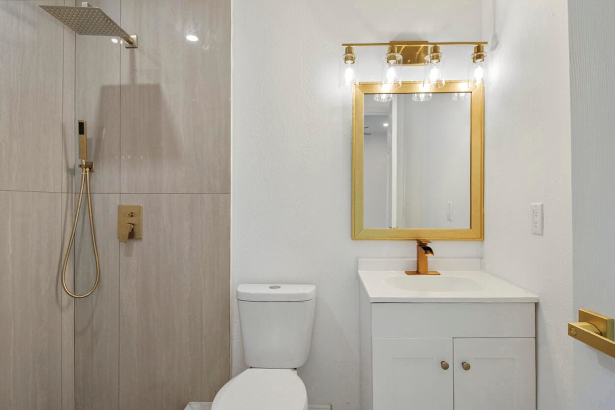 1336 W 6TH Street — photo 11