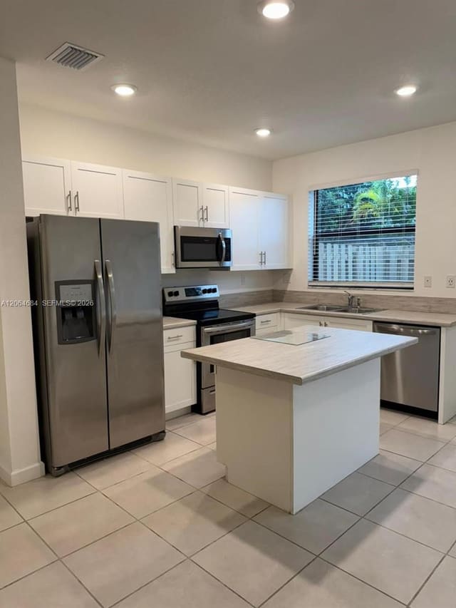 768 NE 206th Terrace 768, Miami, FL 33179