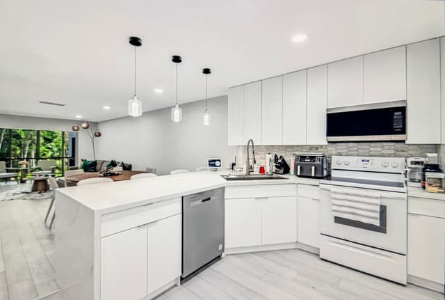 21362 JUEGO Circle 33D, Boca Raton, FL 33433