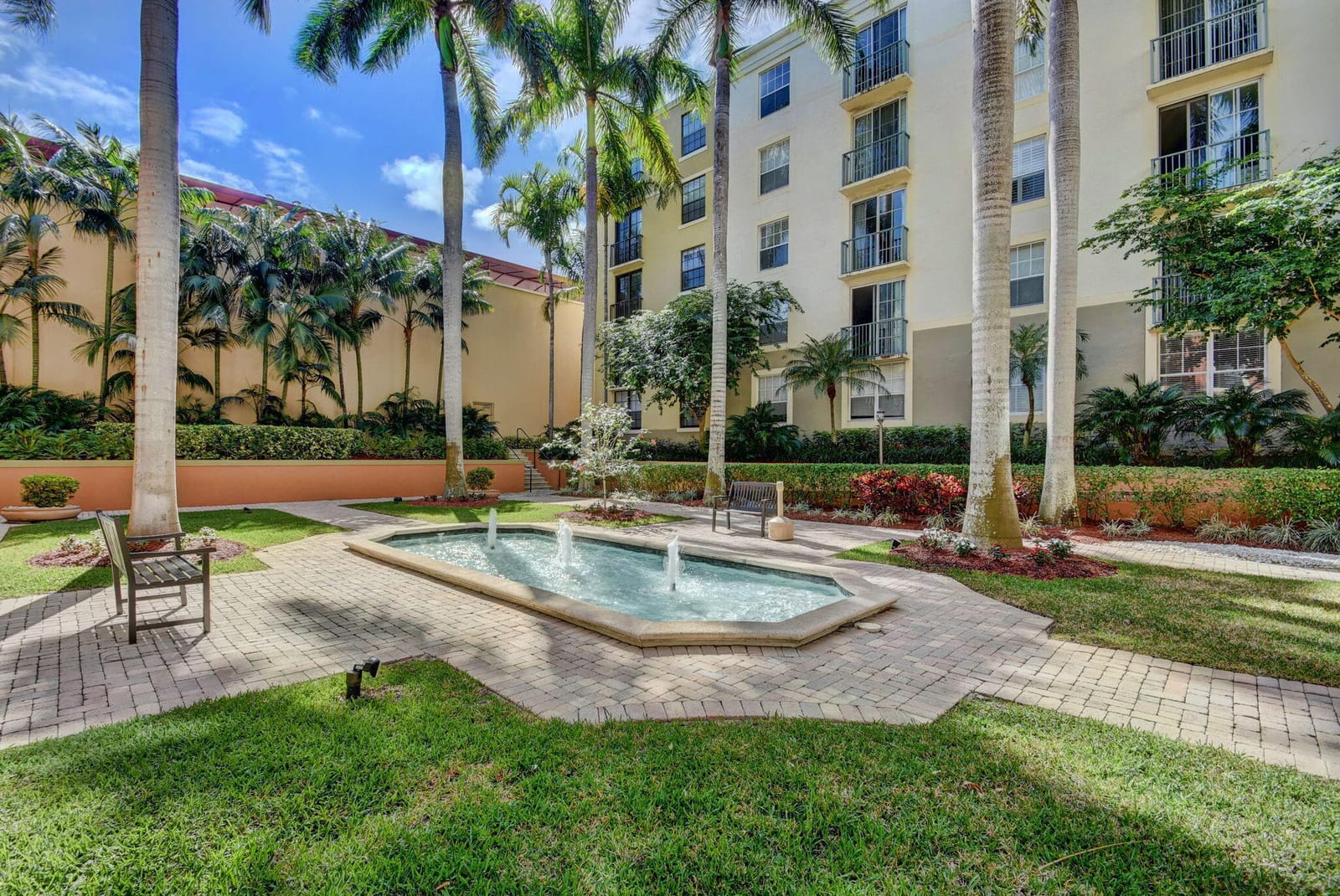 630 S Sapodilla Avenue 308 — photo 10