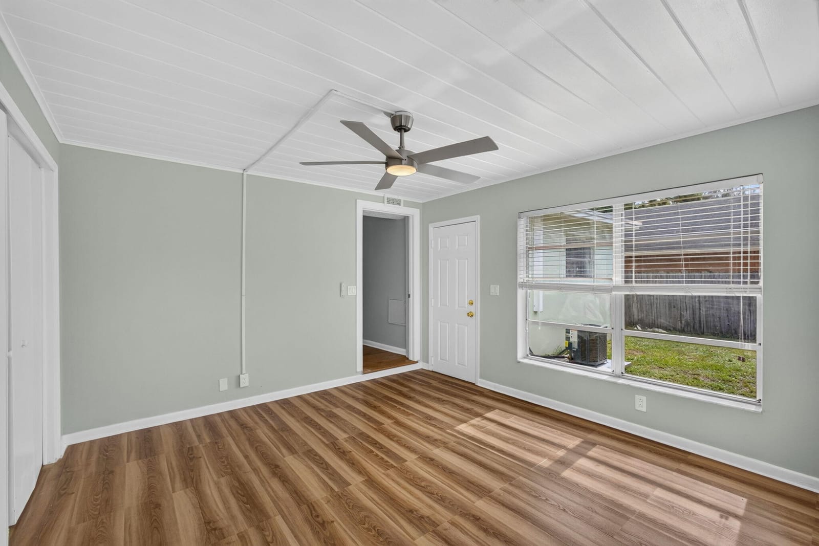 1547 W 10TH Street, Riviera Beach, FL 33404 photo 20