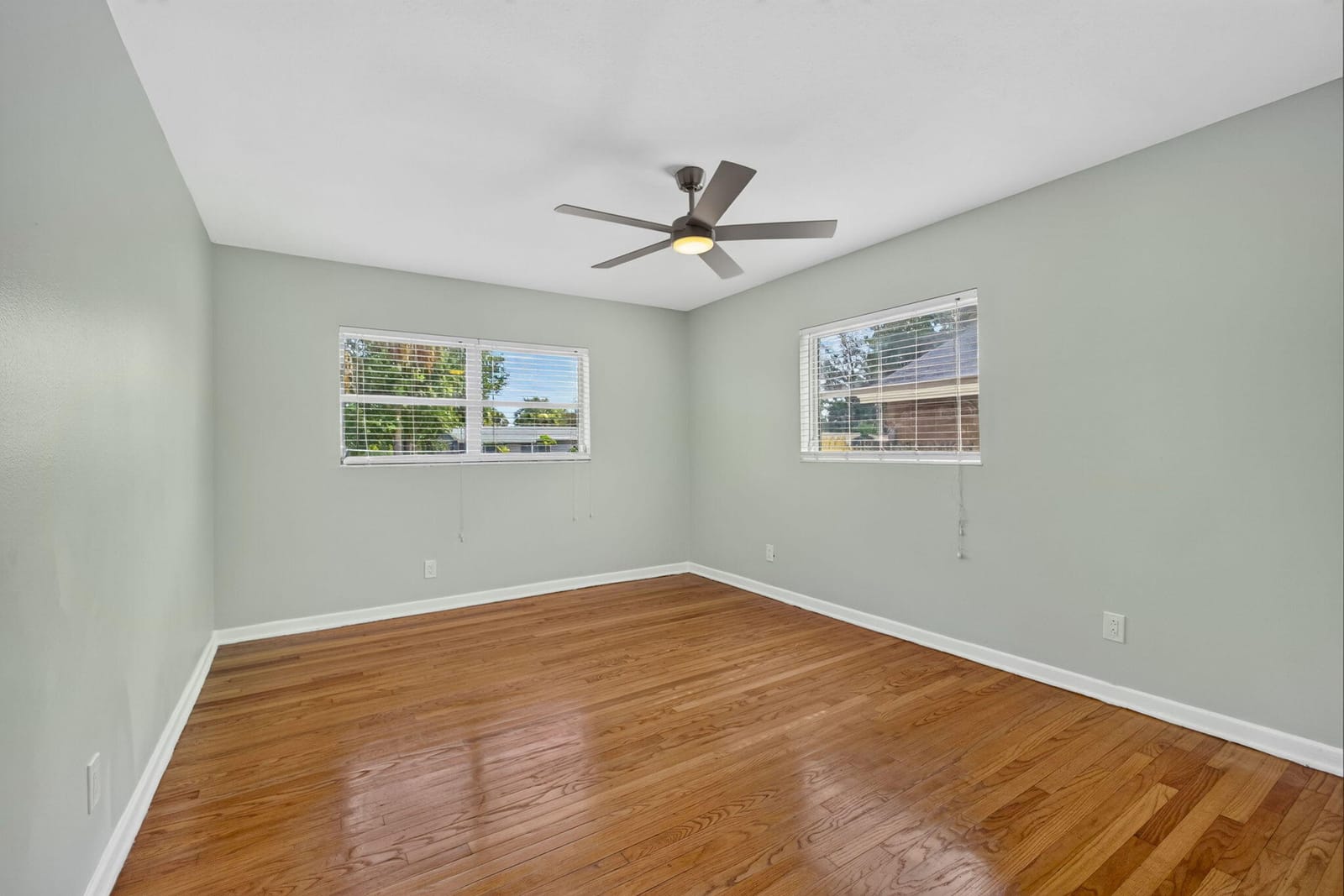 1547 W 10TH Street, Riviera Beach, FL 33404 photo 27