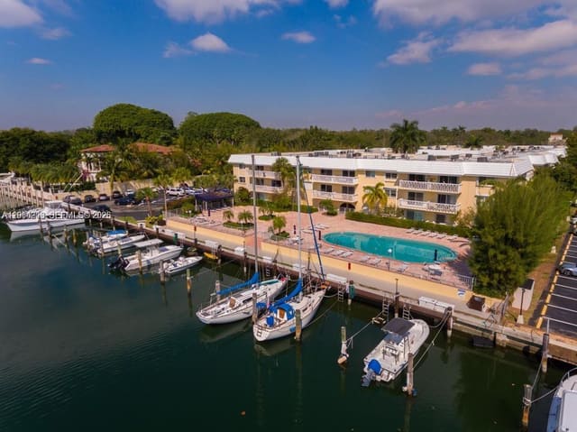 100 Edgewater Drive 305, Coral Gables, FL 33133