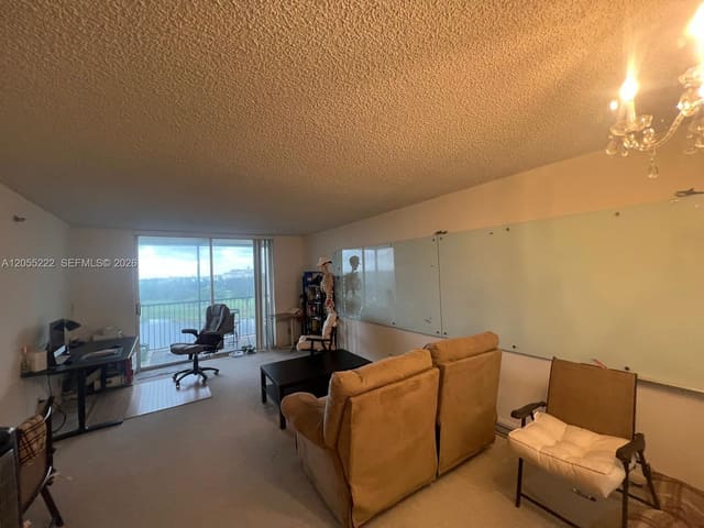 3100 W Rolling Hills Circle 709, Davie, FL 33328