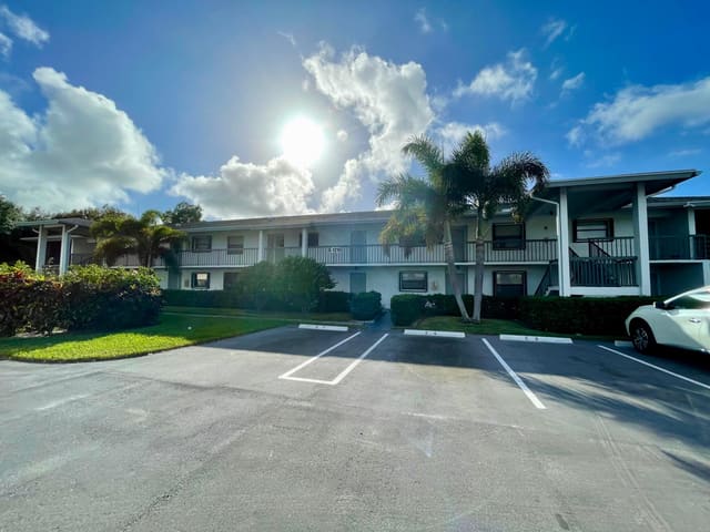 1210 SE PARKVIEW Place E3, Stuart, FL 34994