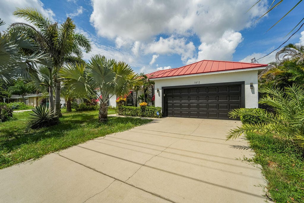 1812 SE FALLON Drive — photo 7