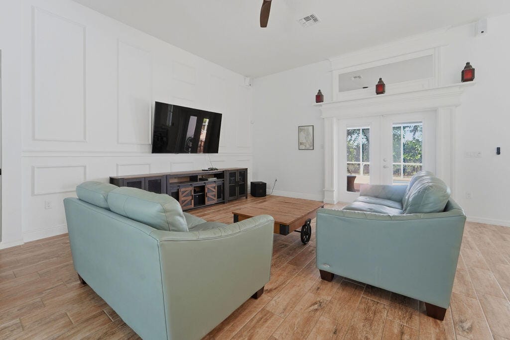 1812 SE FALLON Drive — photo 9