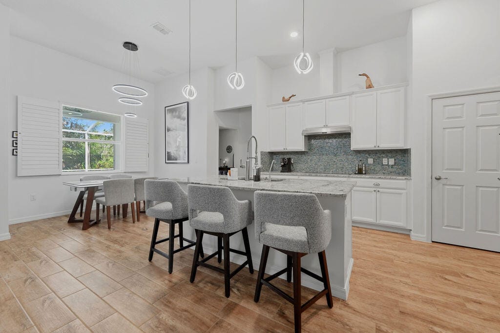 1812 SE FALLON Drive — photo 10