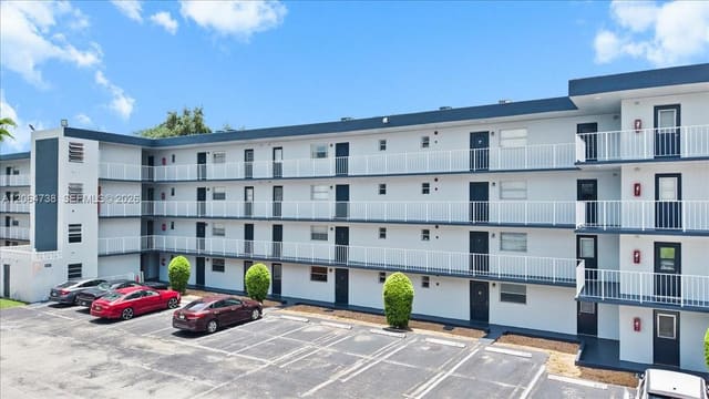 447 NE 195 Th Street 414, Miami, FL 33179