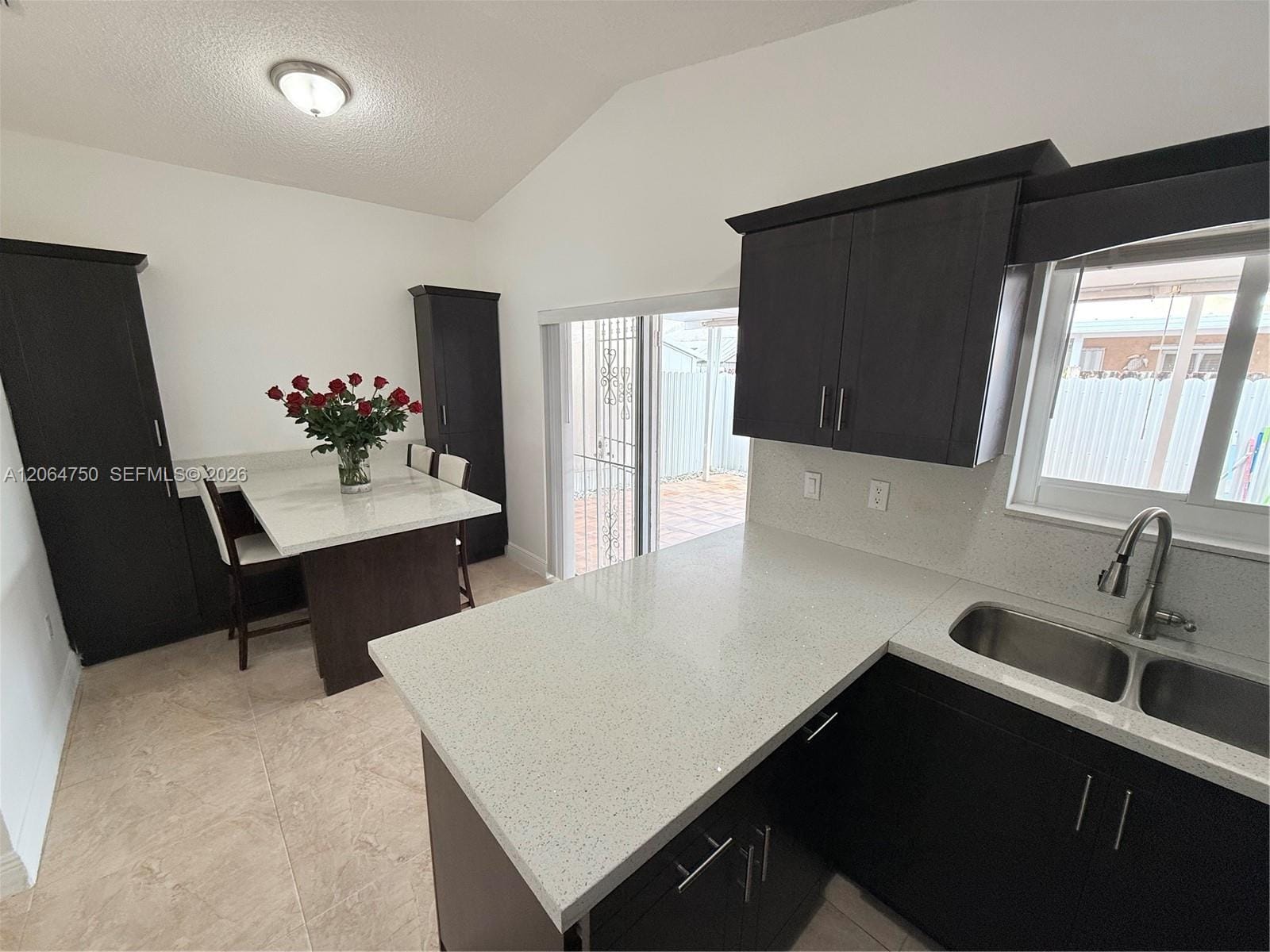 2854 W 75th Terrace — photo 11
