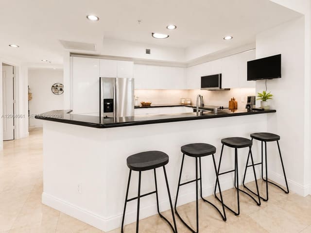 14951 Royal Oaks Lane 1501, North Miami, FL 33181