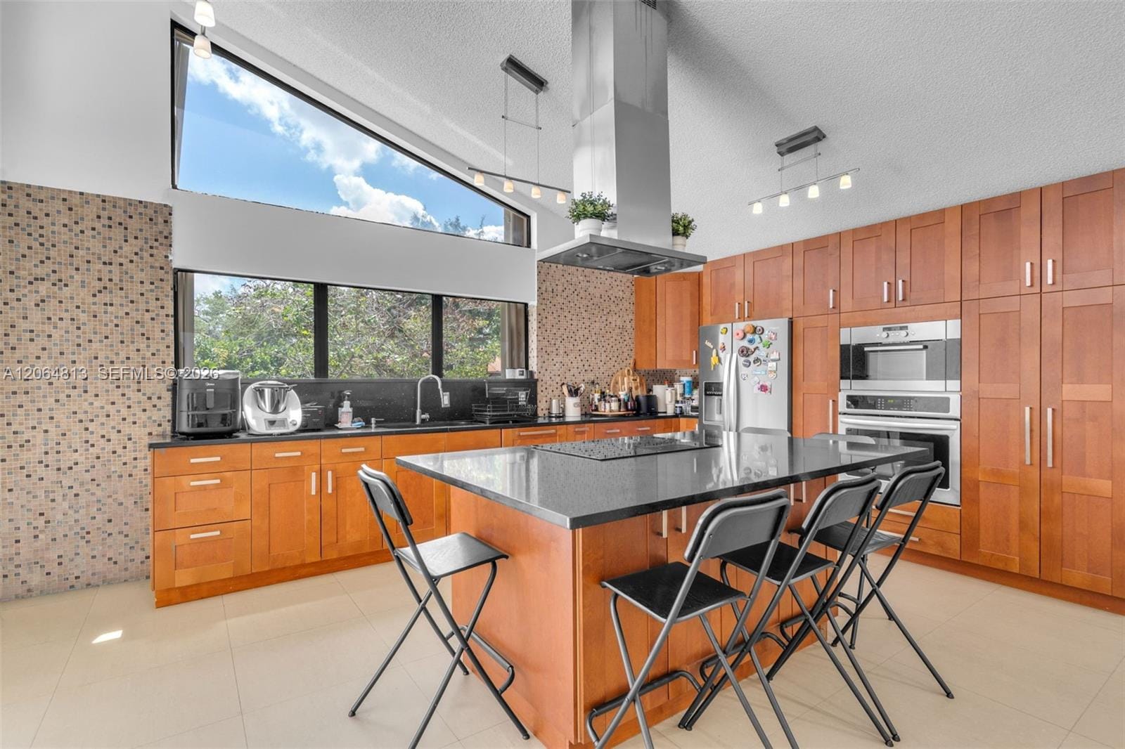 1051 Deerpath Court — photo 9