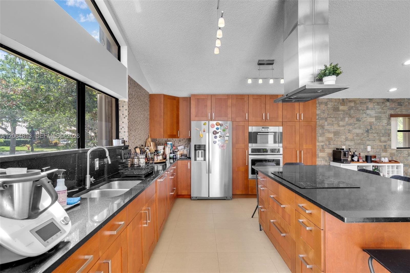 1051 Deerpath Court — photo 10