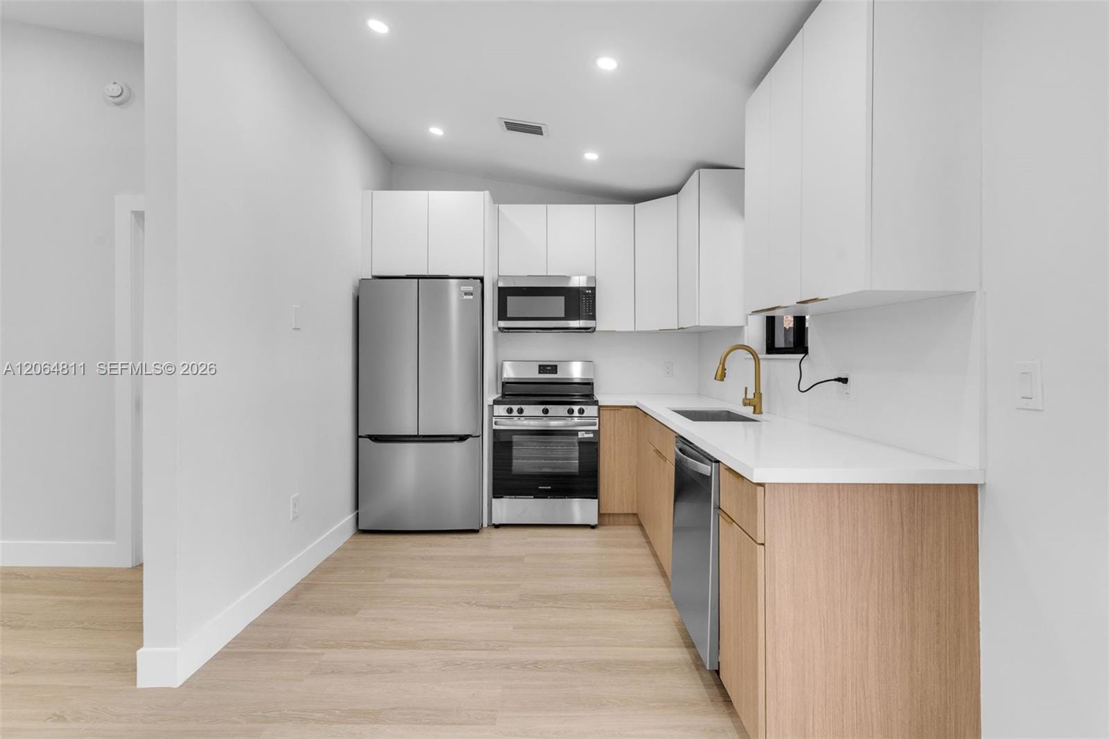 2523 W 65th Street — photo 10
