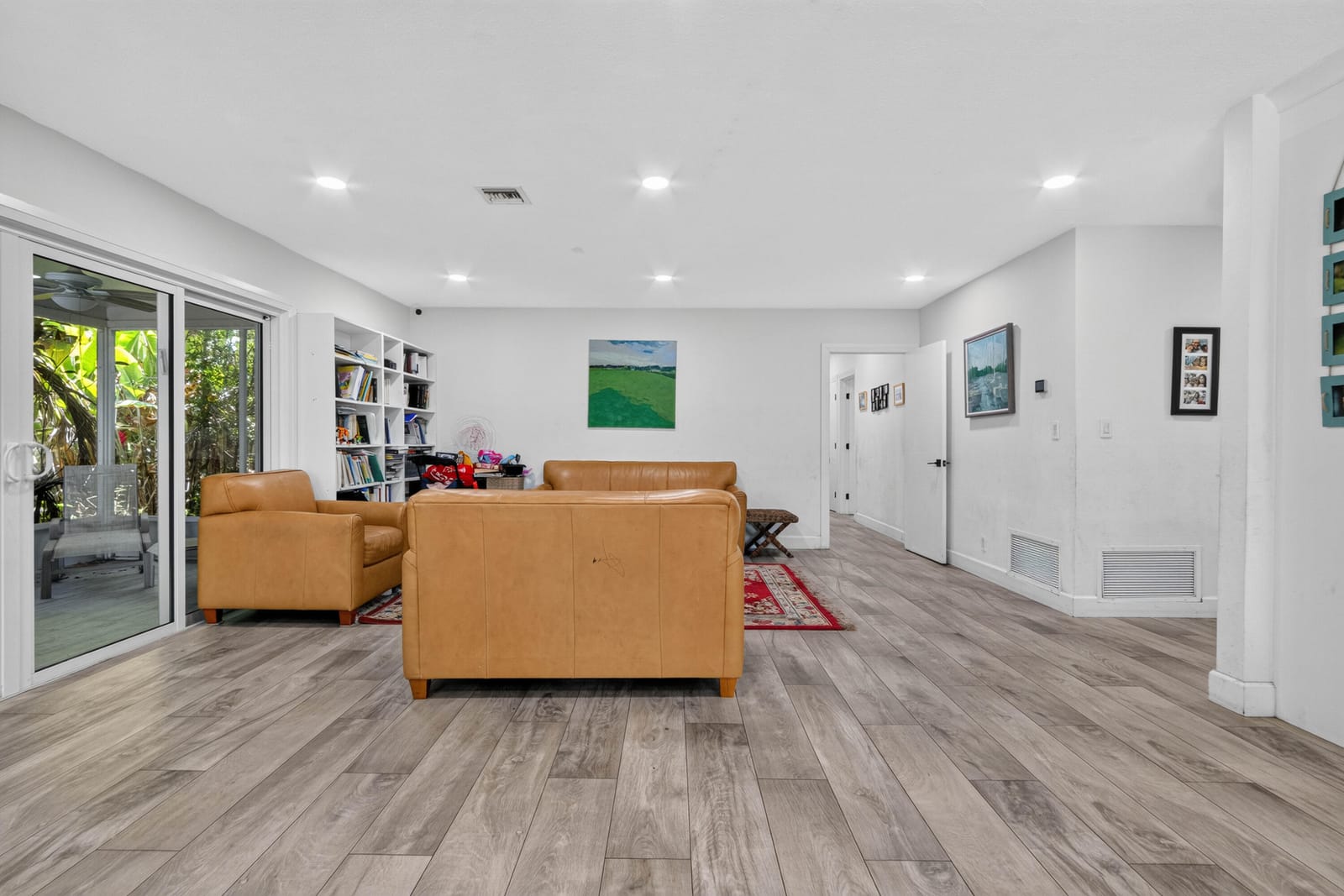 9404 NW 37TH Court — photo 10