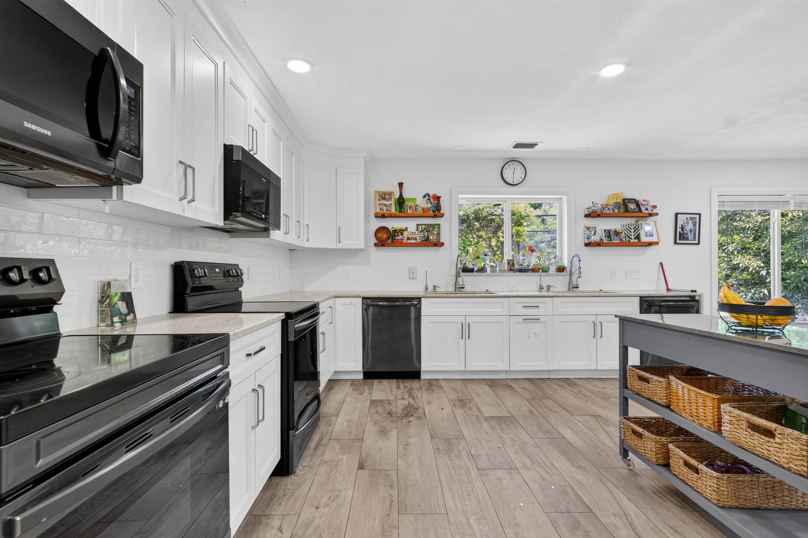 9404 NW 37TH Court — photo 5