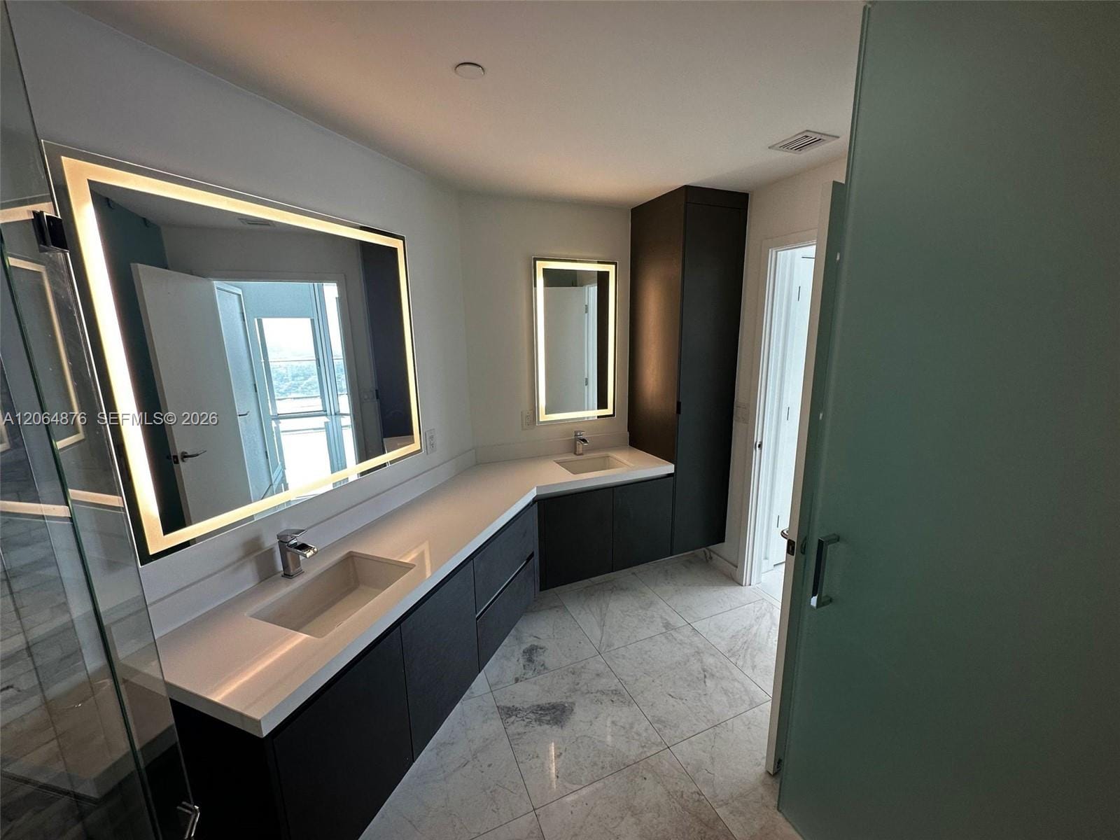 851 NE 1st Avenue 4006 — photo 11