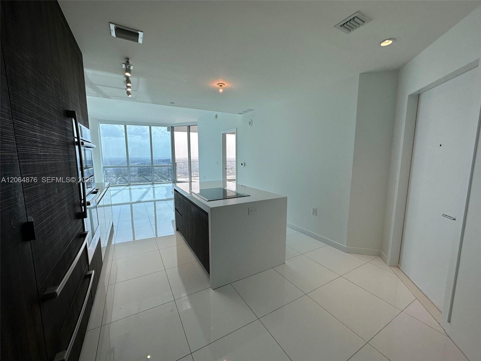 851 NE 1st Avenue 4006, Miami, FL 33132 photo 15