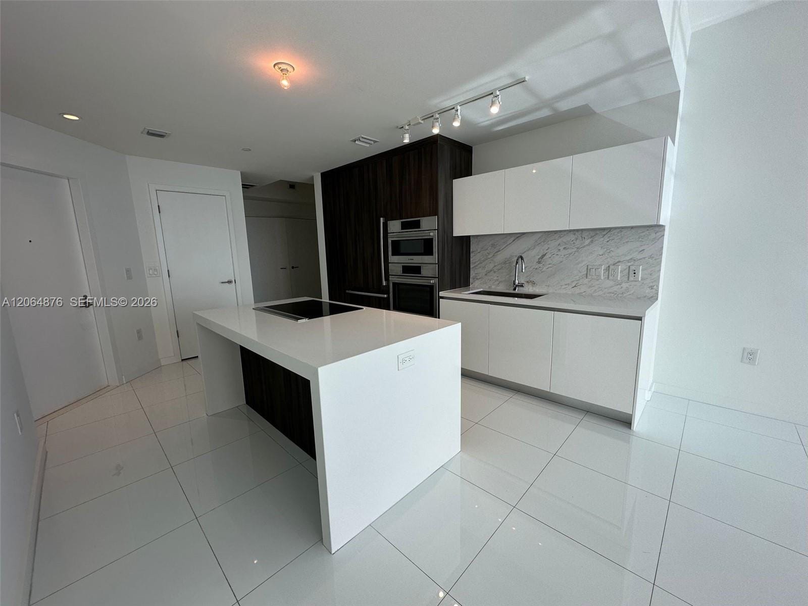851 NE 1st Avenue 4006, Miami, FL 33132 photo 18