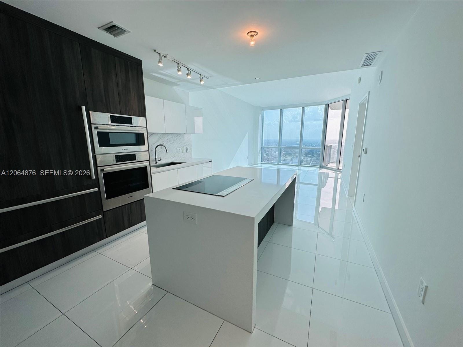 851 NE 1st Avenue 4006, Miami, FL 33132 photo 20