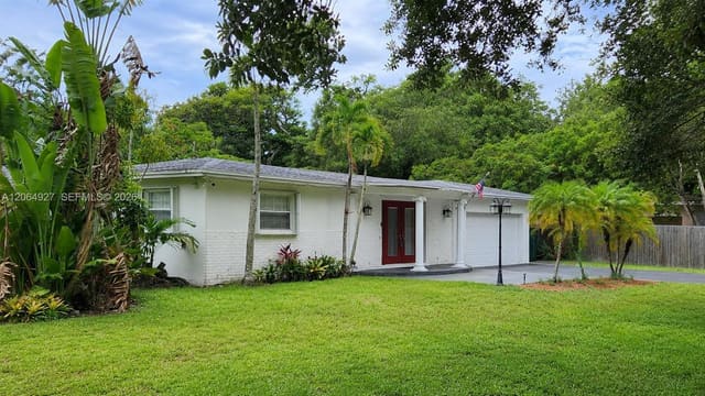 4020 SW 2nd Street, Plantation, FL 33317