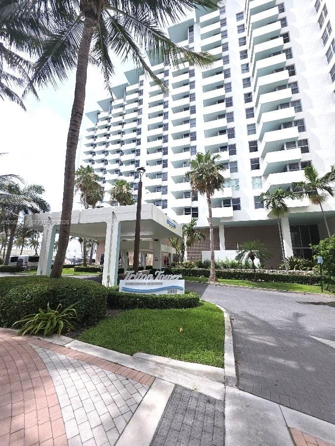2899 Collins Avenue 940, Miami Beach, FL 33140