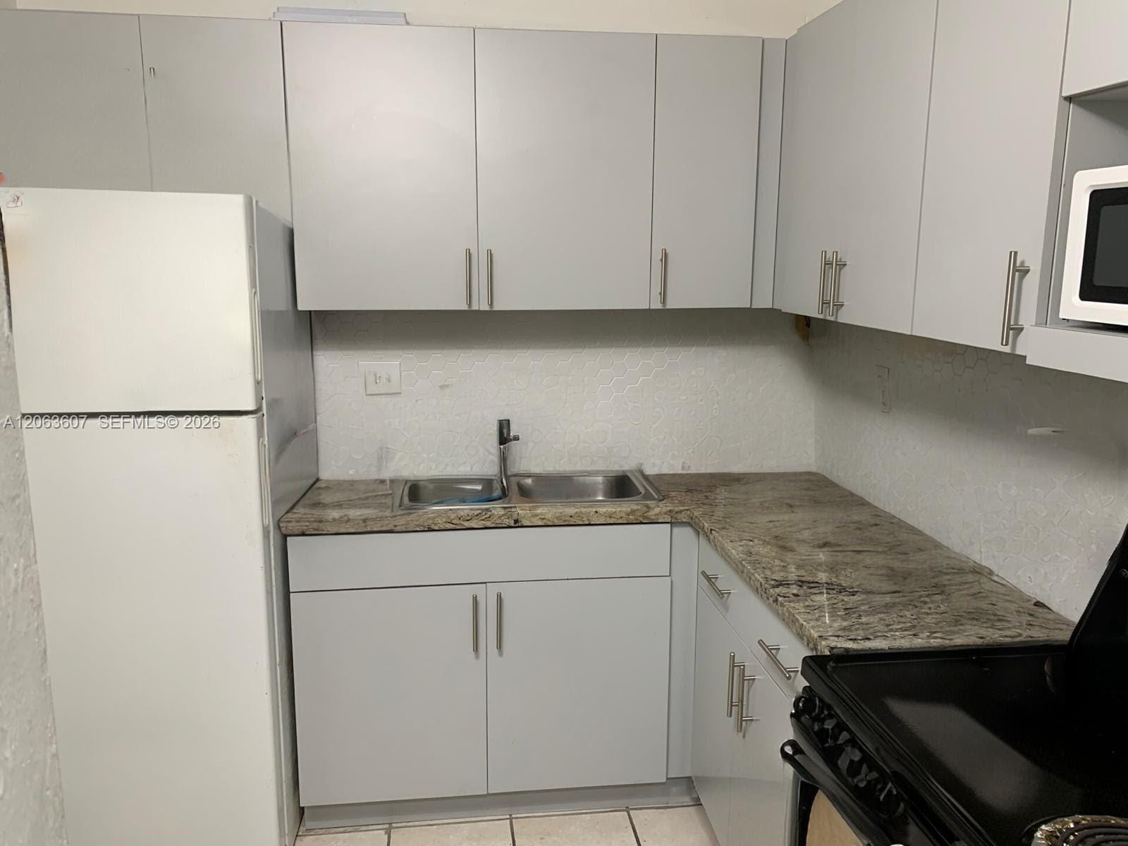 9437 SW 76th Street V38 — photo 2