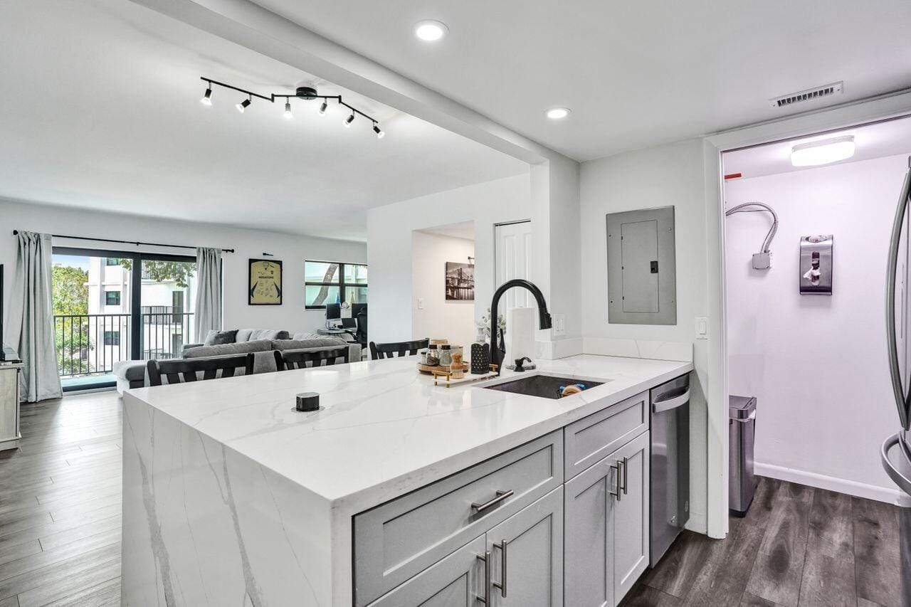 1000 RIVER REACH Drive 321, Fort Lauderdale, FL 33315