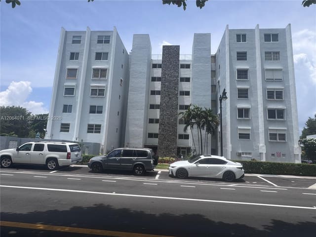 2530 SW 3rd Avenue 306, Coral Way Manor Condo, Miami, FL