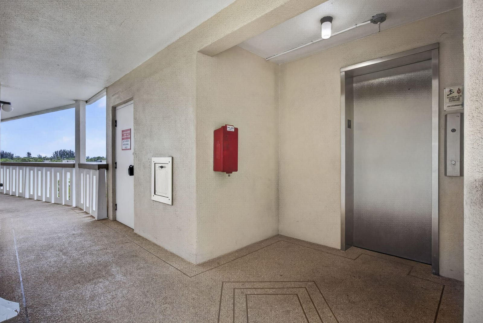456 Southampton C — photo 8