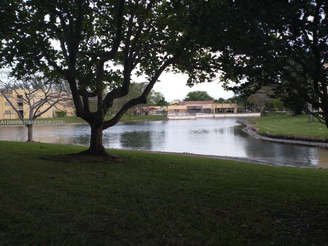 5860 NW 64th Avenue 202, Tamarac, FL 33319