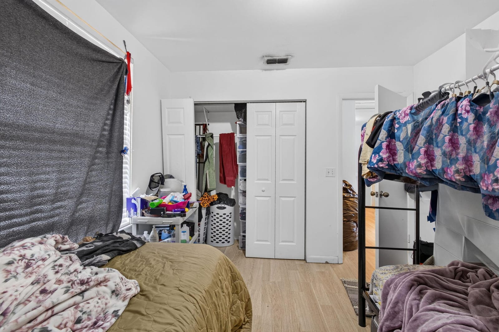 110 SHERWOOD Circle 4C — photo 8