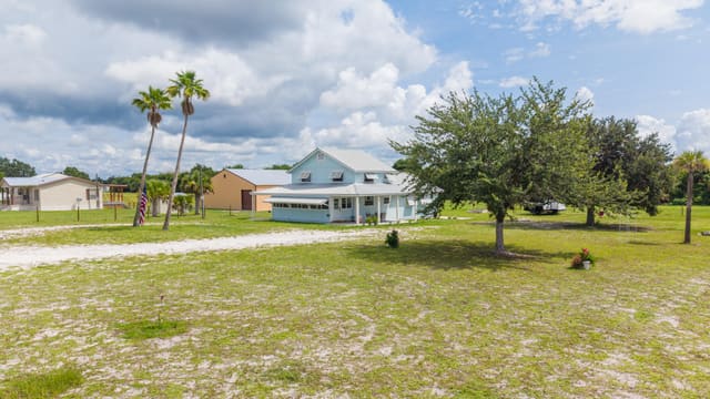 19695 NW 80th Drive, Okeechobee, FL 34972