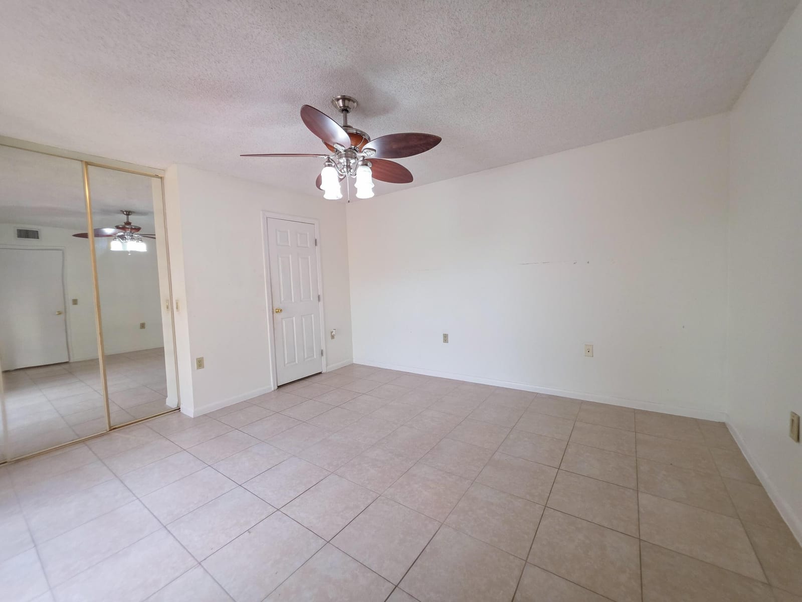 832 BLUE RIDGE Circle — photo 3